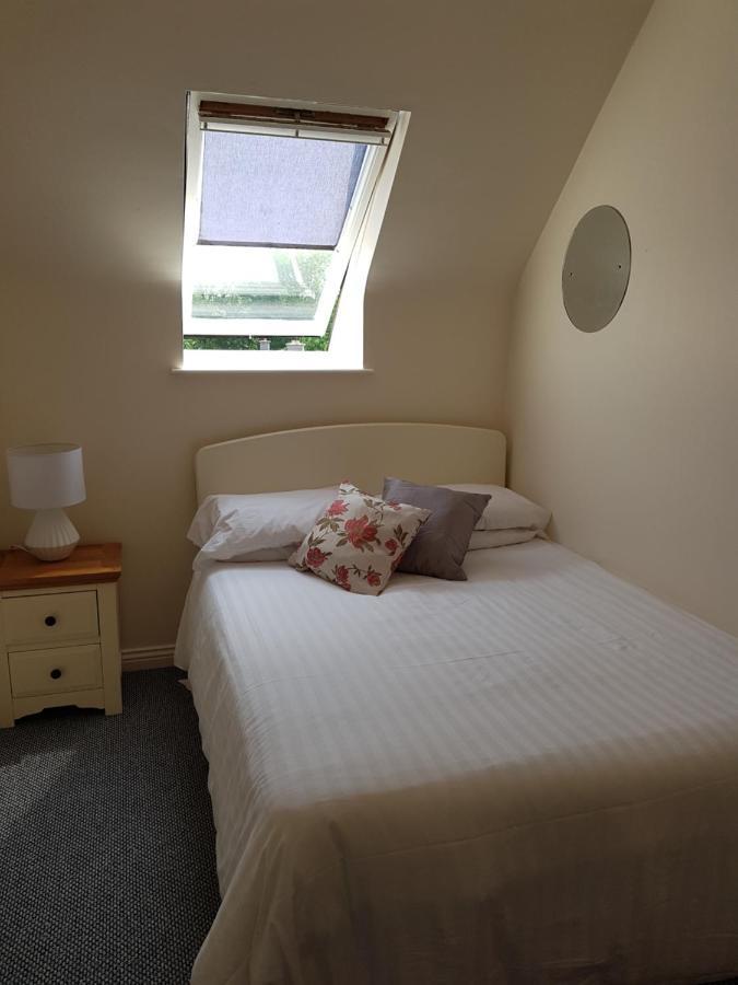 Newcastle Townhouse Apartment กัลเวย์ ภายนอก รูปภาพ