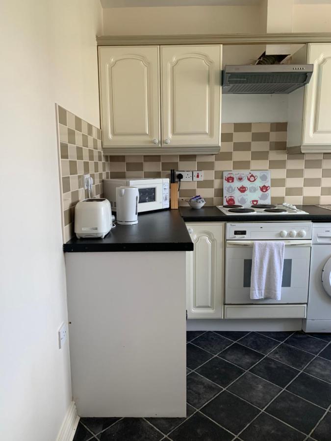 Newcastle Townhouse Apartment กัลเวย์ ภายนอก รูปภาพ