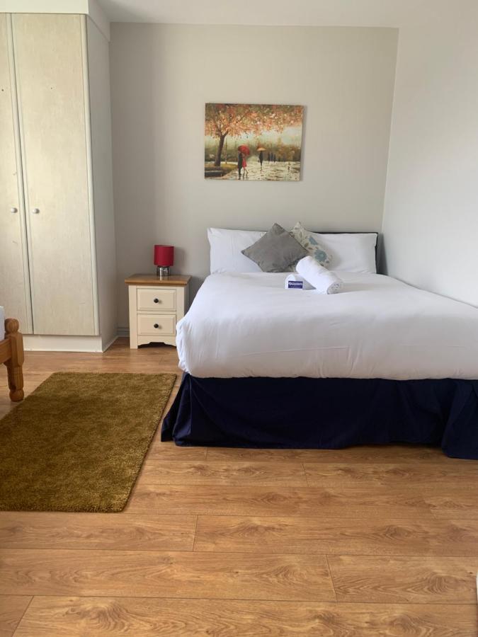 Newcastle Townhouse Apartment กัลเวย์ ภายนอก รูปภาพ