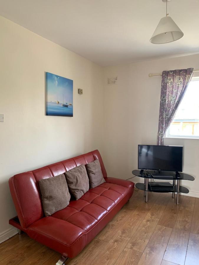 Newcastle Townhouse Apartment กัลเวย์ ภายนอก รูปภาพ