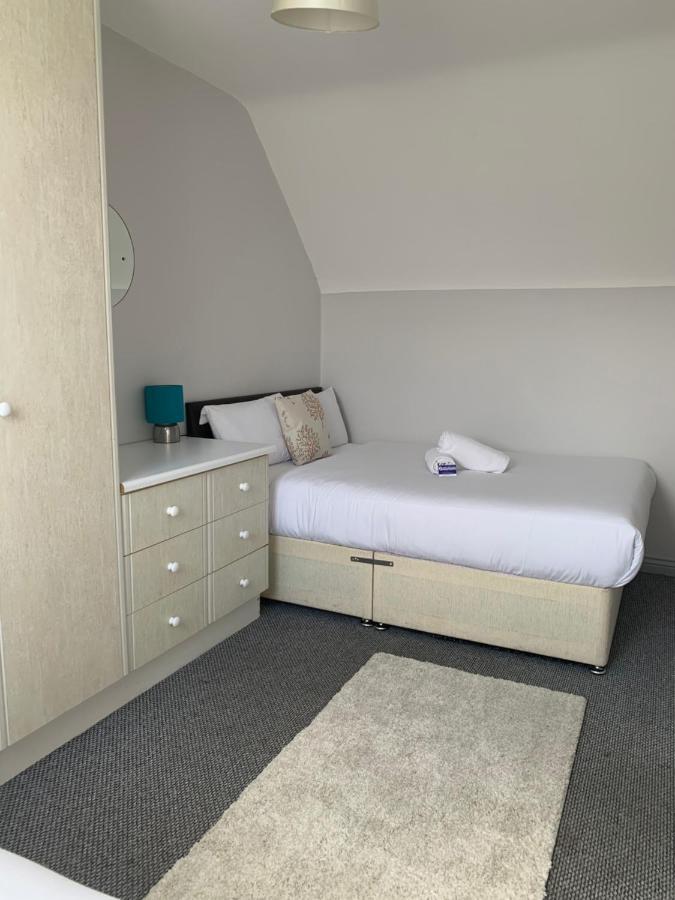 Newcastle Townhouse Apartment กัลเวย์ ภายนอก รูปภาพ