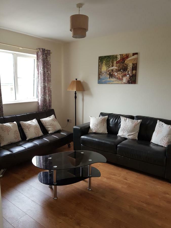 Newcastle Townhouse Apartment กัลเวย์ ภายนอก รูปภาพ